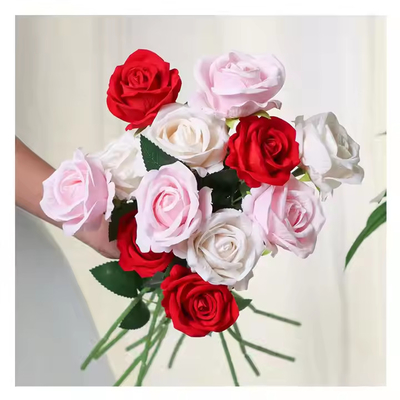 Un bon prix. Rose artificielle à tige unique réaliste pour la fête de mariage Pièce centrale de la maison Décoration de bureau d'hôtel en ligne