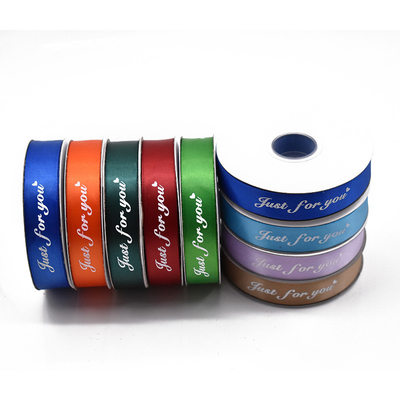 Un bon prix. 2cm bande de polyester imprimé juste pour vous ruban d'emballage de fleurs ruban peut imprimer LOGO spot en gros en ligne