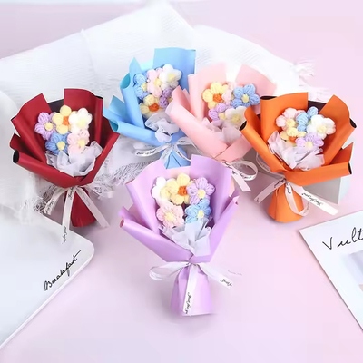 Un bon prix. Bouquet de crochet pour la Saint-Valentin des mères Finie Bouquet de crochet pour la Saint-Valentin Des fleurs artificielles créatives Bouquet de puff tricoté pour l'usage floral en ligne