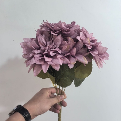 Un bon prix. Décoration de table de salle de mariage en ligne
