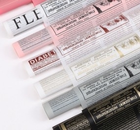 Un bon prix. Papier d'emballage de fleurs à l'épreuve de l'eau de style européen anglais en ligne