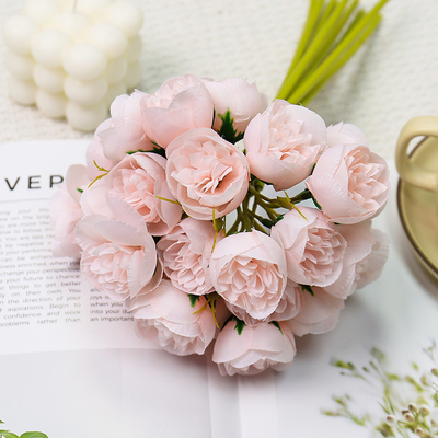 Un bon prix. 27 fleurs de lotus artificielles, bouquets portatifs pour la salle de mariage, accessoires de décoration de maison frais et simples. en ligne