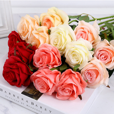 Un bon prix. Rose simulée Rose unique en gros Mariage Décoration de la maison Arrangement de fleurs Boucle de roses simulée en ligne