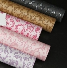 Un bon prix. 57*57cm Papier d'emballage de fleurs à motifs léopard pour bouquets de Saint-Valentin sucrés et épicés en ligne