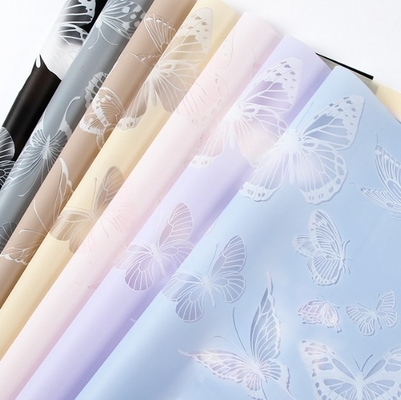 Un bon prix. Créatif Jour de la Saint-Valentin Butterfly Dance Imprimé Arrangement de fleurs étanche à l'eau papier d'emballage de fleurs en ligne