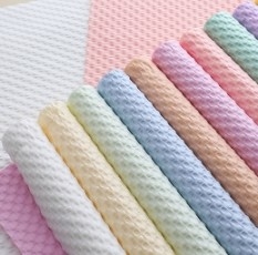 Un bon prix. Papeterie d'emballage floral tridimensionnel à pâte crème avec papier spécialisé et expédition 30-45 jours en ligne