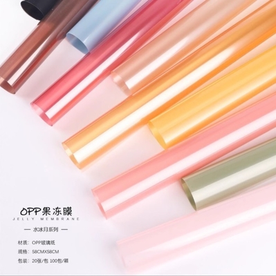 Un bon prix. Peinture à la gelée OPP, papier d'emballage de fleurs cadeau, papier d'emballage de fleurs, bouquet, cellophane étanche, en gros en stock en ligne