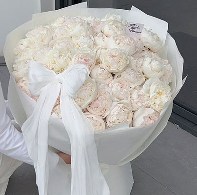 Un bon prix. Bouquet de fleurs en tissu satiné de neige de perle française bricolage de l'arc décoration des matériaux floraux en ligne