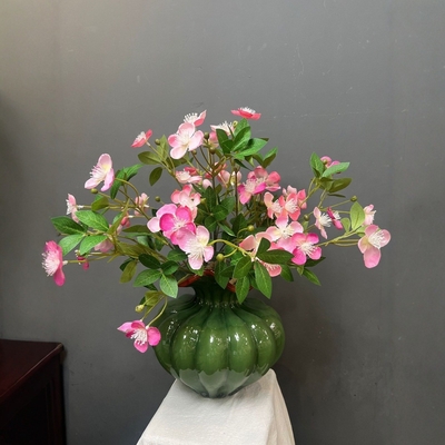 Un bon prix. Fleurs artificielles, bégonias, hortensias, fleurs artificielles de luxe légères, table basse intérieure, table à manger, décorations paysagères, exposition et décoration floral en ligne
