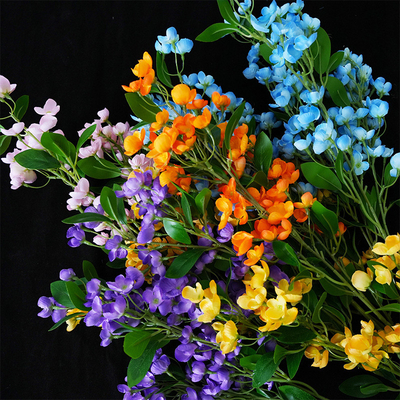 Simulation de la beauté avec les doigts, accessoires de décoration pour la photographie, petite fleur unique, fleur artificielle, fleur de crabapple, arrangement de fleurs simulé à l'européen
