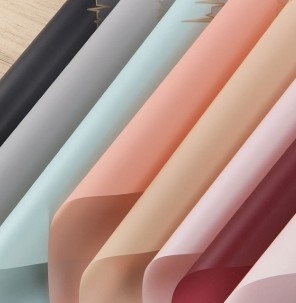 Un bon prix. Papier d'emballage à base de fleurs imperméable à l'eau en ligne