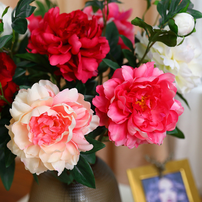 Un bon prix. Simulation de fleur de pivoine Mariage Chinois Rouge Décoration de la salle de séjour Ornement en plastique Fleur de pivoine Simulation de fleur en ligne
