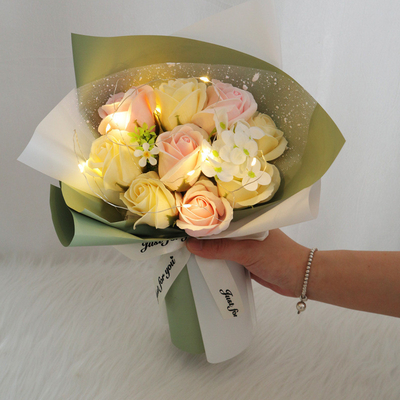 Des roses de cadeau créatives transfrontalières, des bouquets portatifs, la Saint-Valentin, le festival Qixi, la fête des mères, des cadeaux d'anniversaire, du savon et des fleurs en gros