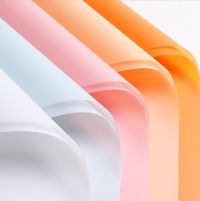 Un bon prix. Papier d'emballage pour bouquet coréen de nombreuses couleurs pour de magnifiques compositions florales en ligne