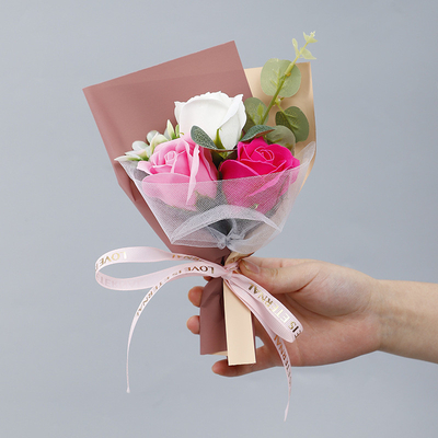 Un bon prix. Mini bouquet de Saint-Valentin, savon rose, fleur éternelle, boîte cadeau aromathérapie, cadeau souvenir bricolage en gros en ligne