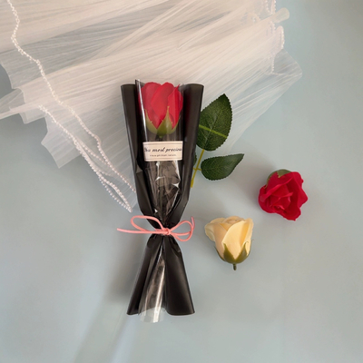 Un bon prix. Nouveau cadeau de fleurs de rose à base de savon unique pour la fête des enseignants, le festival Qixi, la Saint-Valentin et la fête des femmes. en ligne