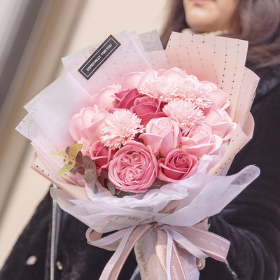 Un bon prix. Bouquet de Saint-Valentin de roses créatives, œillets, roses séchées simulées, cadeaux d'anniversaire, fleurs de vie éternelle, en gros en ligne