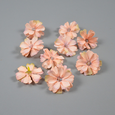Boîte cadeau de fleurs en langage d'étoile simulé Accessoires de boîte à fleurs Tête de fleur de marguerite Matériau fait à la main Accessoires pour cheveux Support de jupe Fleurs décoratives