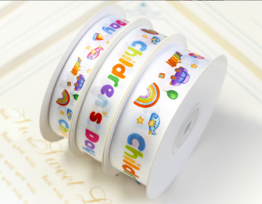 Un bon prix. Boîte cadeau pour la fête des enfants Ruban parfait pour le bricolage Emballage portable Utilisation Emballage cadeau en ligne