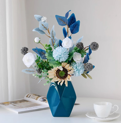 Un bon prix. Des fleurs artificielles créatives, des fleurs simulées, des décorations haut de gamme pour la table à manger, des décorations florales pour la maison, des décorations d'entrée, des ornements floraux en ligne