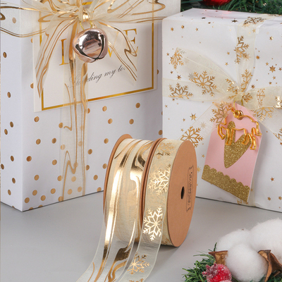 Un bon prix. Décoration du jour de la Saint-Valentin Gaze de neige gâteau cadeau emballage de fleurs ruban de cravate avec dorure blanche en ligne