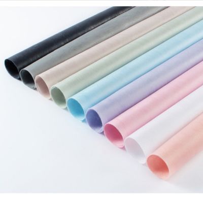 Un bon prix. Papeterie d'emballage de fleurs à couleur solide pliable papier d'emballage de fleurs Bouquet papier d'emballage pour emballage à la mode en ligne