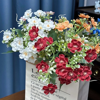 Un bon prix. Simulation de fleur de perle de chrysanthème Enveloppe de petite daisy de mariage Décoration de maison transfrontalière Faux ornement de fleurs en gros en ligne