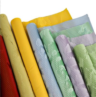 Un bon prix. Papier d'emballage floral en nid d'abeille avec doublure intérieure imperméable pour nid d'abeille en ligne