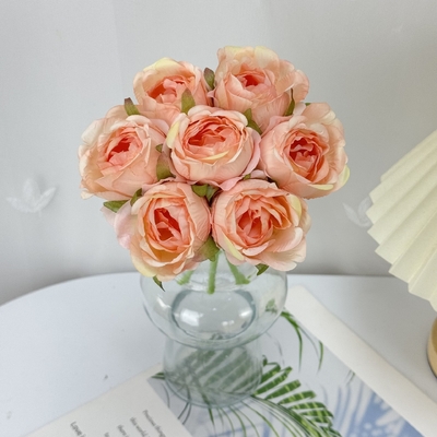 Des fleurs artificielles en rose de style Ins avec des vases, des bouquets portatifs, des séances de photos de la Saint-Valentin et des décorations de cadeaux d'anniversaire.