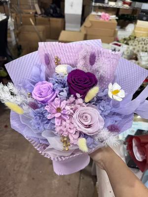 Un bon prix. Preserved flower rose romantic bouquet Valentine's Day gift en ligne
