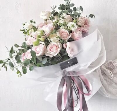 Un bon prix. Ruban uni pour emballage en ligne