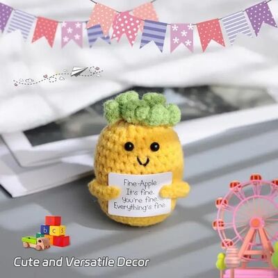 Un bon prix. Adorable ornement d'énergie positive en crochet fait à la main poupée en peluche d'ananas pour les décorations de fête en ligne