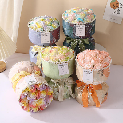 Un bon prix. Bouquet de fleurs de savon fait à la main, cadeau de la Saint-Valentin, diplôme, fête des enfants, décoratif, mariage en ligne