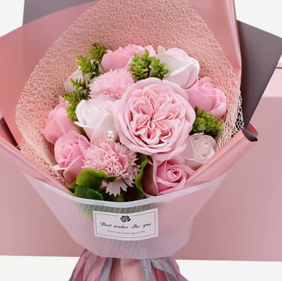 Un bon prix. Fleurs de savon Fête des mères cadeaux de la Saint-Valentin Bouquet artisanal Rose savon fleurs séchées boîte cadeau en ligne