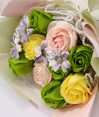 Un bon prix. Mini écologique de haute qualité Bouquet de rose fleurs de savon Décoration murale de Noël Nouveau design Décoratif immortalisé artificiel en ligne