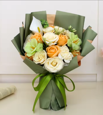 Un bon prix. Saint-Valentin cadeau haut de gamme de savon Simulation de fleur de rose Bouquet de fleurs de grande taille pour la petite amie la femme l'amant sac à main transparent en ligne