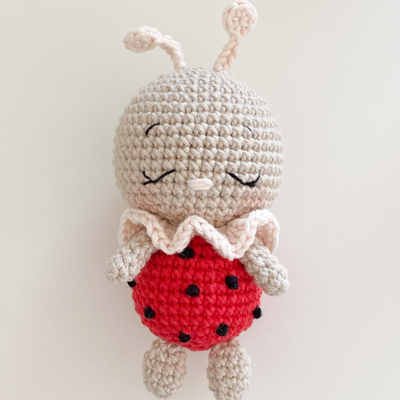 Un bon prix. Mignon Mini Crochet bébé coccinelle jouet doux Amigurumi abeille poupée avec tissu en coton biologique PP coton remplissage maille doublure en ligne