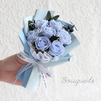 Un bon prix. Gros de rose de savon fait à la main boîte cadeau fleur bouquet avec étoile de la corde lumières écologique savon artificiel rose pour la fête des mères cadeau d'anniversaire en ligne