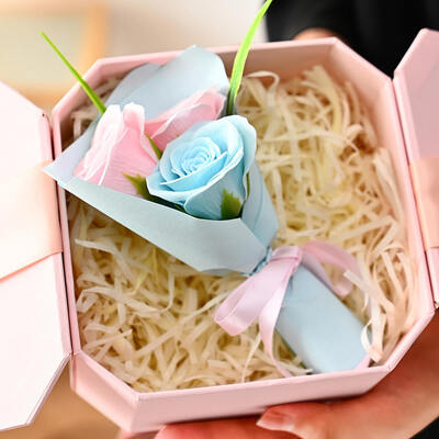 Un bon prix. Savon écologique pour le visage Bouquet de fleurs artificielles de Saint-Valentin Décoratif Mini-Savon Bouquet de fleurs pour la fête de mariage en ligne