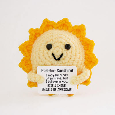 Un bon prix. Nouvelle vente chaude écologique support émotionnel fait à la main Soleil/Lune Art populaire poupée en laine crochetée avec motif de plante pour l'anniversaire en ligne