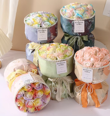 Un bon prix. Bouquet de fleurs de savon artificiel Luxueux artisanal écologique Rose Bear Savon boîte cadeau Rose Rose Fête des Mères Saint-Valentin en ligne