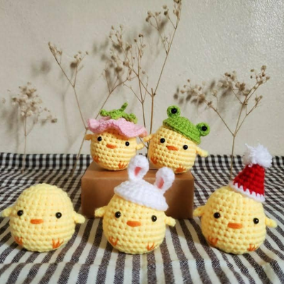 Un bon prix. En gros, poupées à crochet tricotées et fourrées en ligne