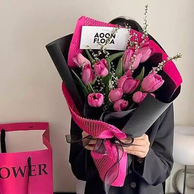 Un bon prix. Bouquet de fleurs de savon mélangé de roses et de tulipes de style préservé élégant 17 × 17 × 25 cm Cadeau floral noué à la main pour les cadeaux de fête d'anniversaire de la fête des mères en ligne
