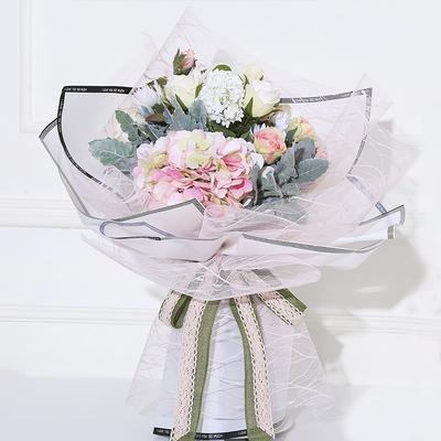 Un bon prix. Matériaux d'emballage en plastique décoratifs de bouquet de fleur de la maille 50cmx5Y d'enveloppe de bouquet en ligne