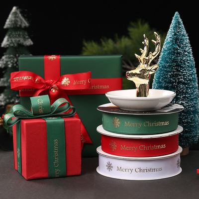 Bon prix Facile d'attacher le ruban de bordage imprimé de Noël pour l'emballage cadeau en ligne