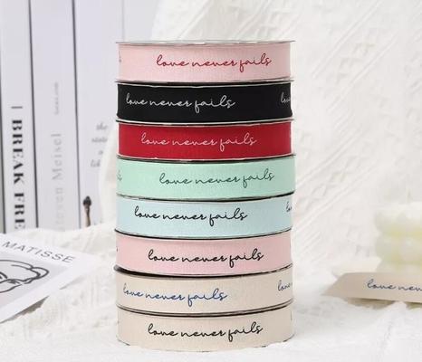 Un bon prix. Petit pain 25mmX45Y de ruban modelé par mariage d'enveloppe de cadeau de polyester pour la décoration en ligne