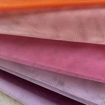 Un bon prix. 6 pouces de largeur Organza Tulle rouleaux avec des caractéristiques anti-rides en ligne