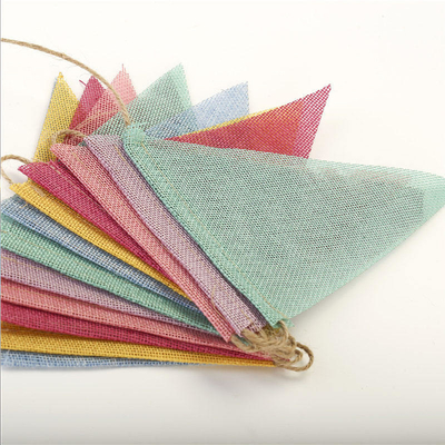 Un bon prix. L'étamine de toile classique de toile de jute marque des articles de décoration de partie colorés en ligne