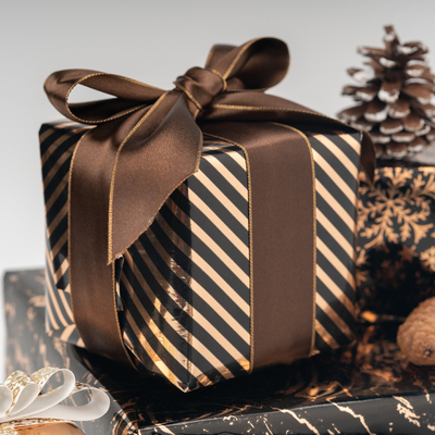 Un bon prix. Le style noir a barré le papier d'emballage 10m de Papier d'emballage roulent l'OEM de papier d'emballage de Noël en ligne